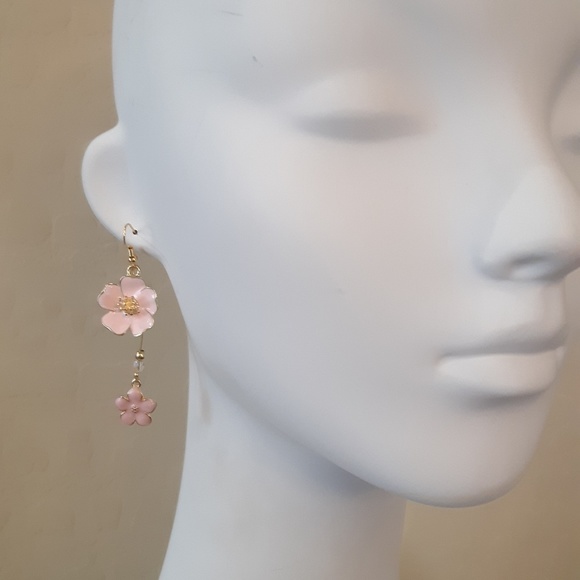 Dangle Flower Earrings - Picture 6 of 6